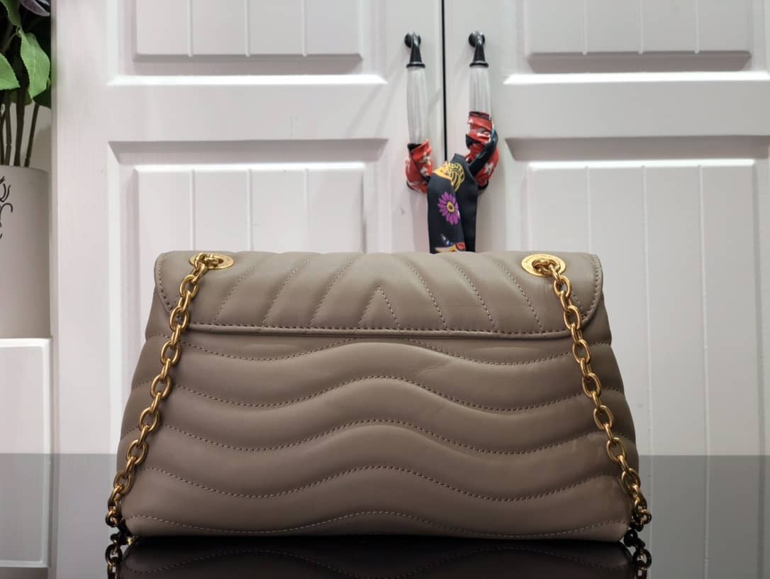 Louis Vuitton New Wave Chain Leather Replica Shoulder Bag Gray M58550