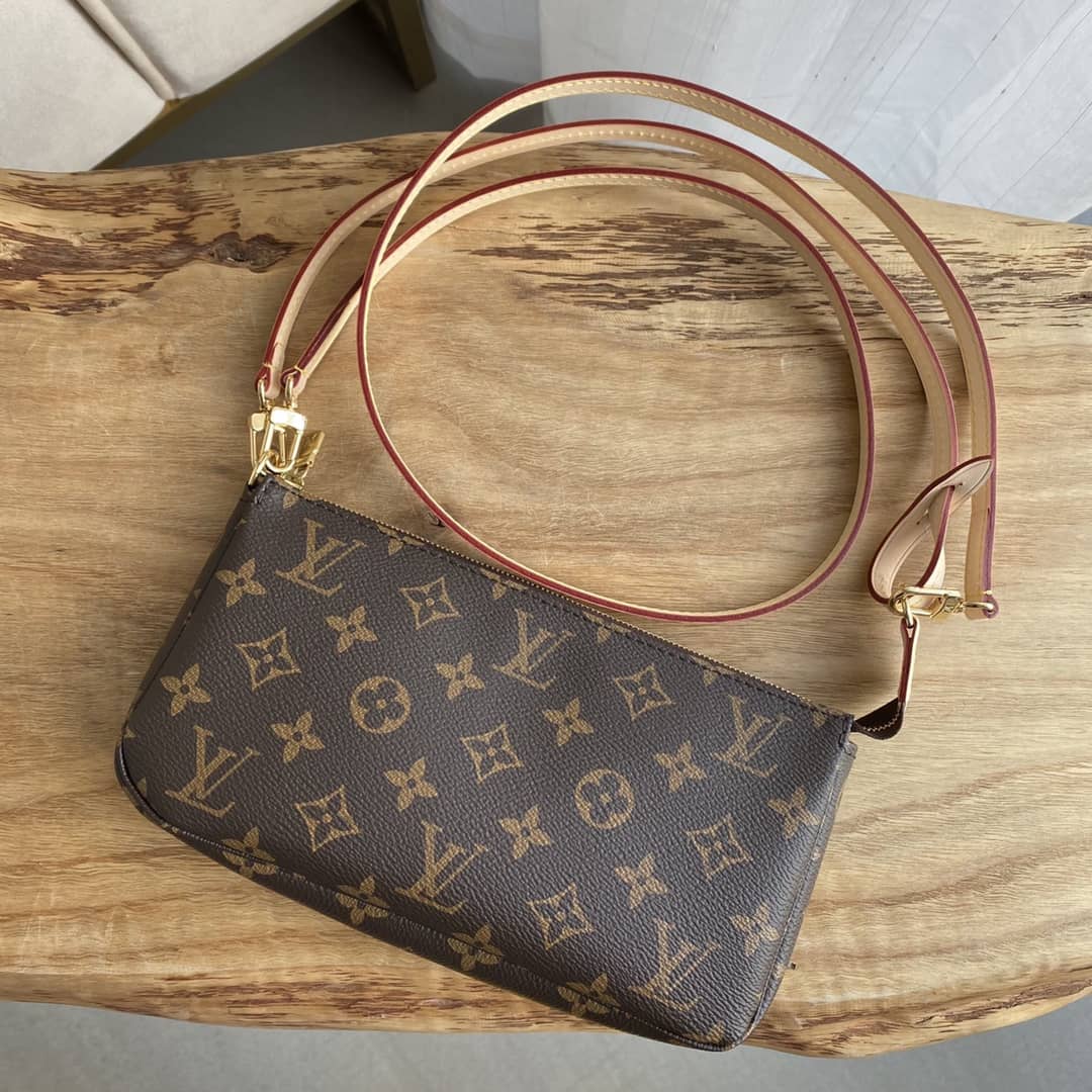 Louis Vuitton Pochette Dupe Monogram Accessoires Pouch M51980