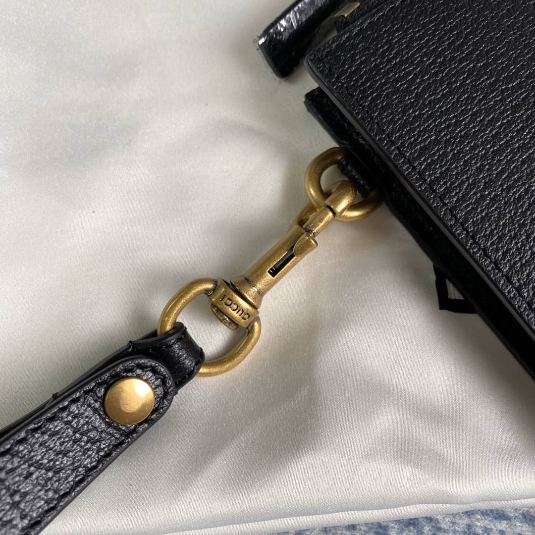 Gucci GG Marmont Leather Pouch Replica 475317