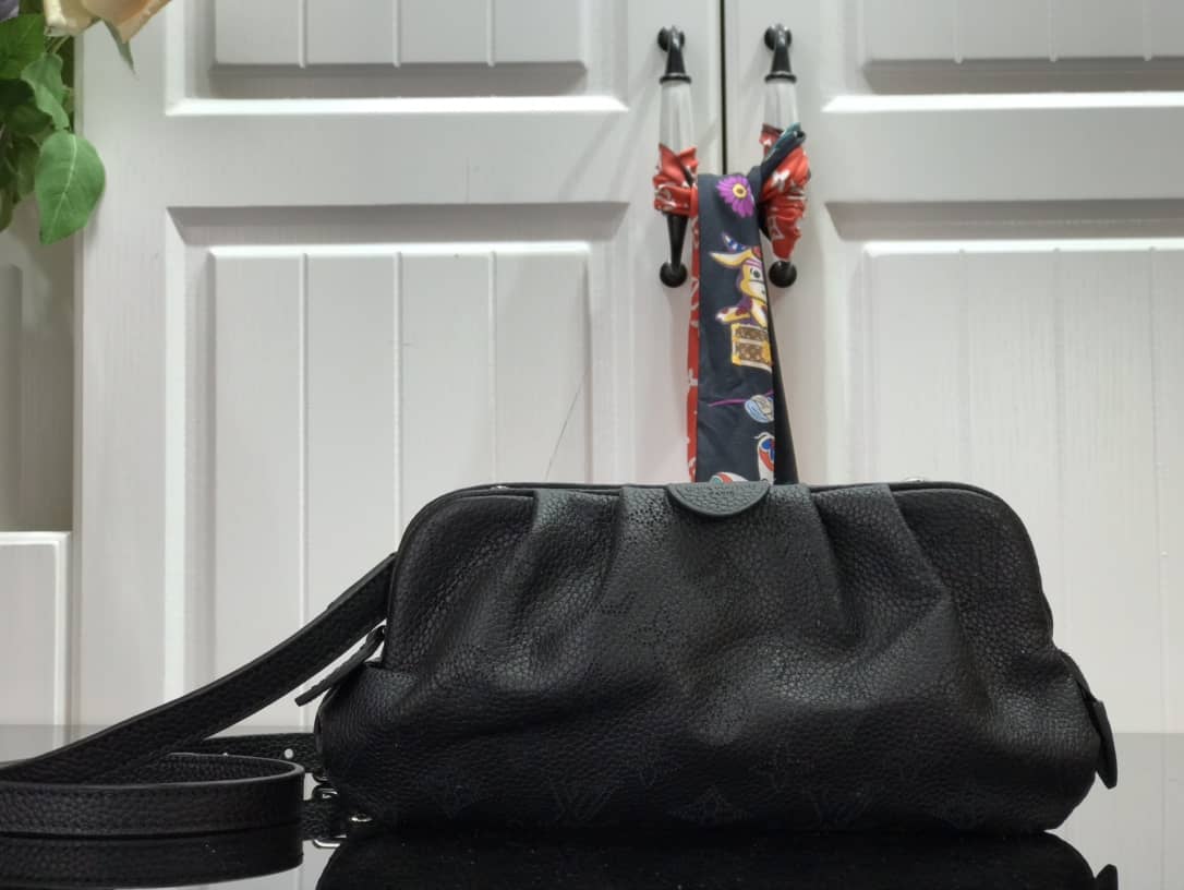 Louis Vuitton Scala Mini Replica Pouch Black M80092