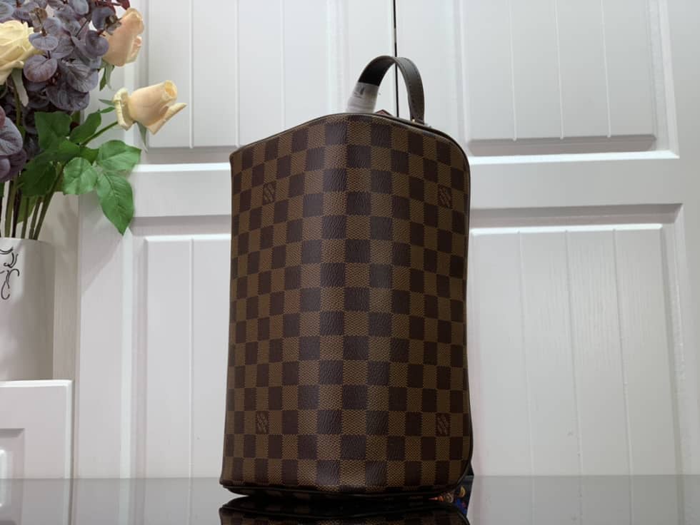 Louis Vuitton Dopp Kit Toilet Pouch Monogram Canvas M44494 Replica