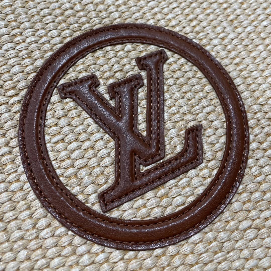 Louis Vuitton Toiletry Pouch on Chain Circle Logo M81366 Replica