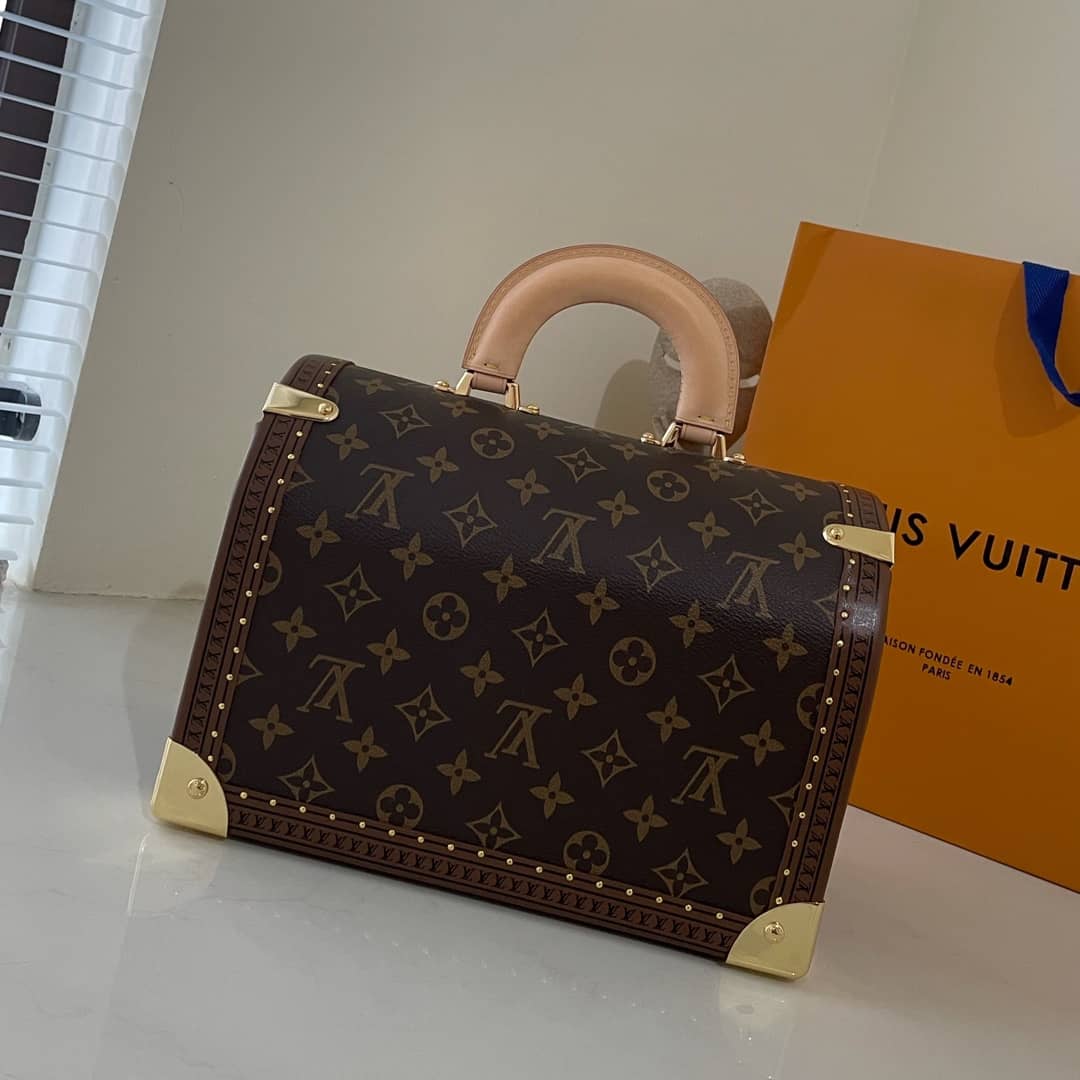 Best Replica Louis Vuitton Monogram Canvas Cotteville M20210 Replica Makeup Bag(ColaReps)