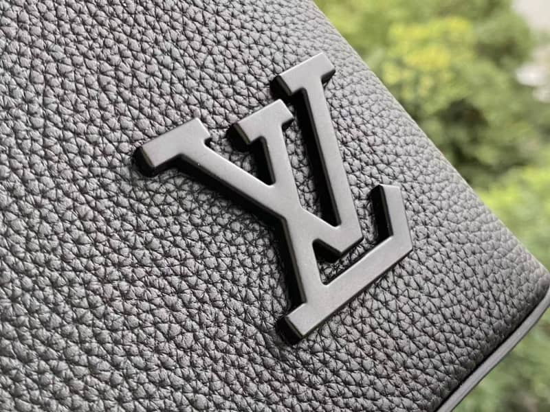 Louis Vuitton Aerogram IPad Pouch Grained Calf Leather Replica M69837