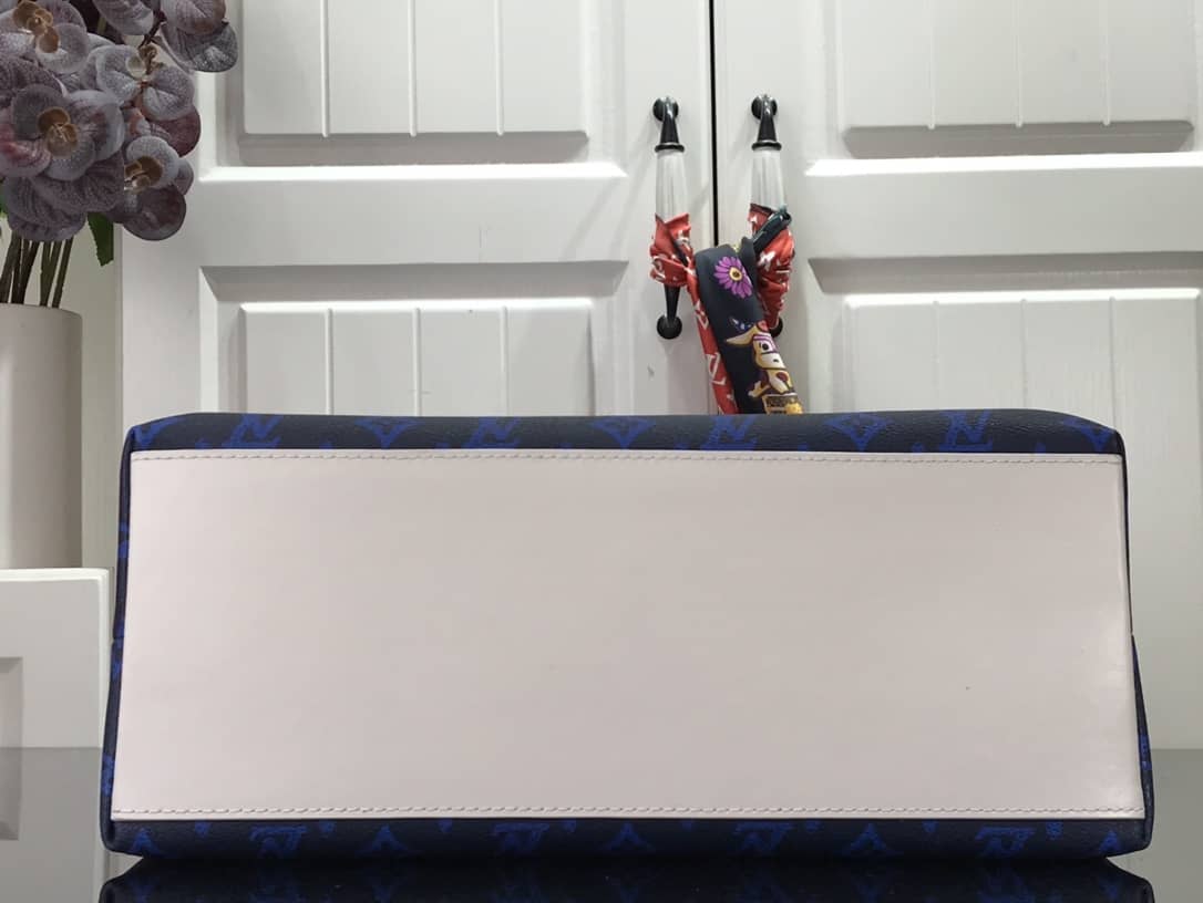 Must Have Designer Chain Tote Bag