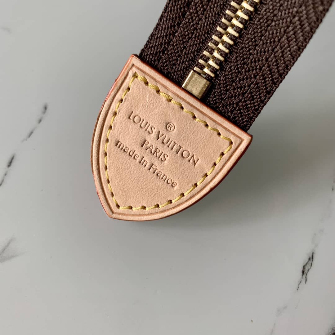 Louis Vuitton Toiletry Monogram Canvas Pouch Replica M47542