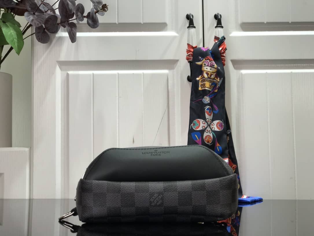 Louis Vuitton Damier Graphite Mens Avenue Replica Sling Bag  Black Gray N40403