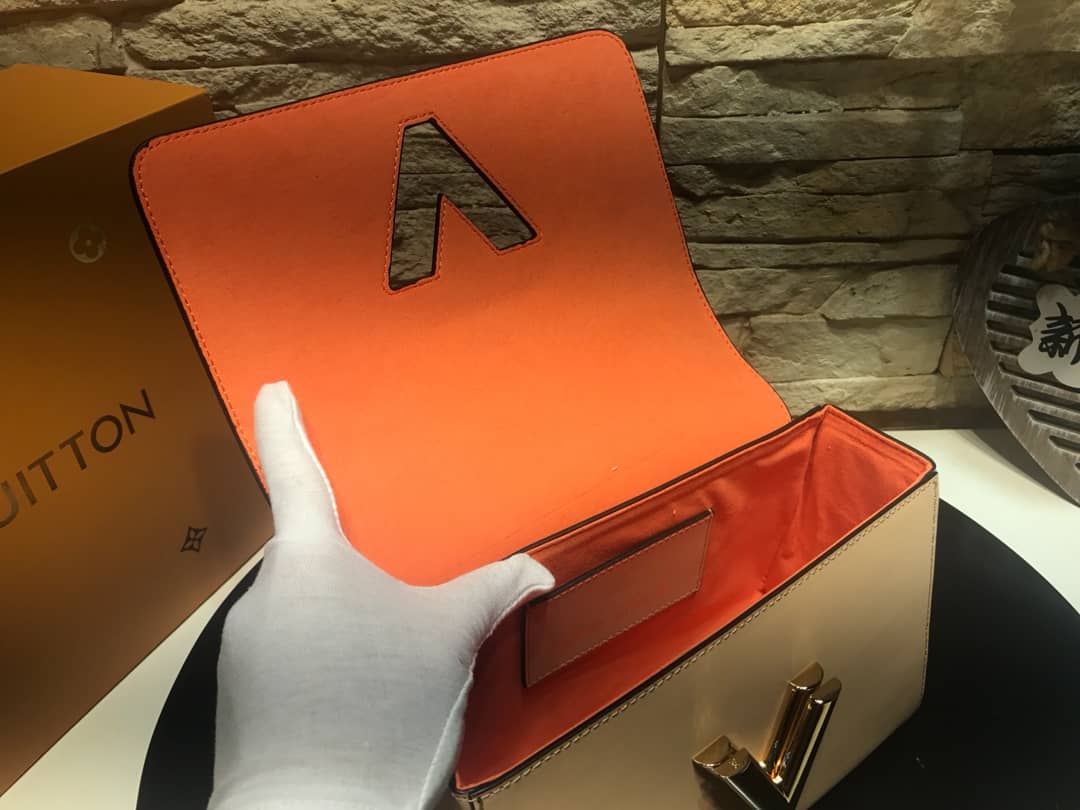 Louis Vuitton Twist Epi Handbag Replica