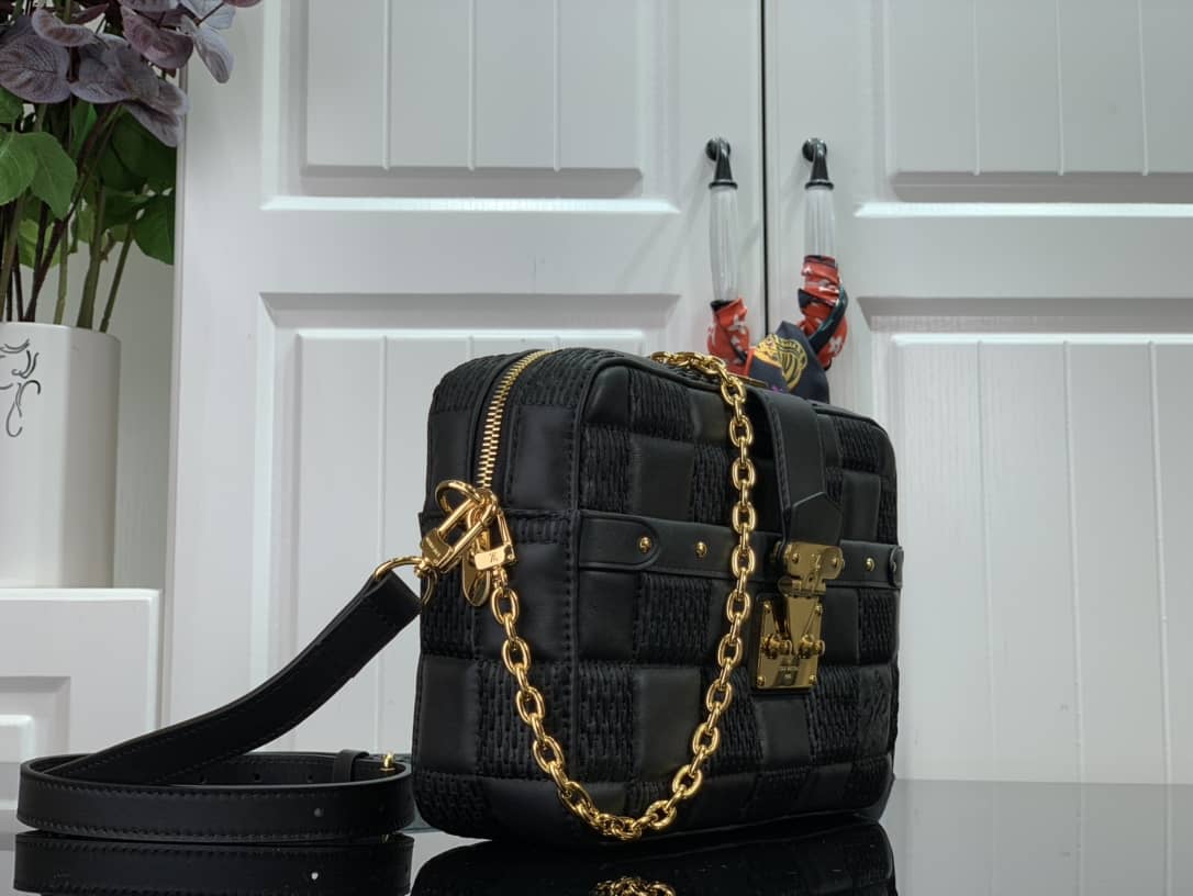 Louis Vuitton Damier Quilt Lambskin Troca MM H27 Replica Bag Black M59114