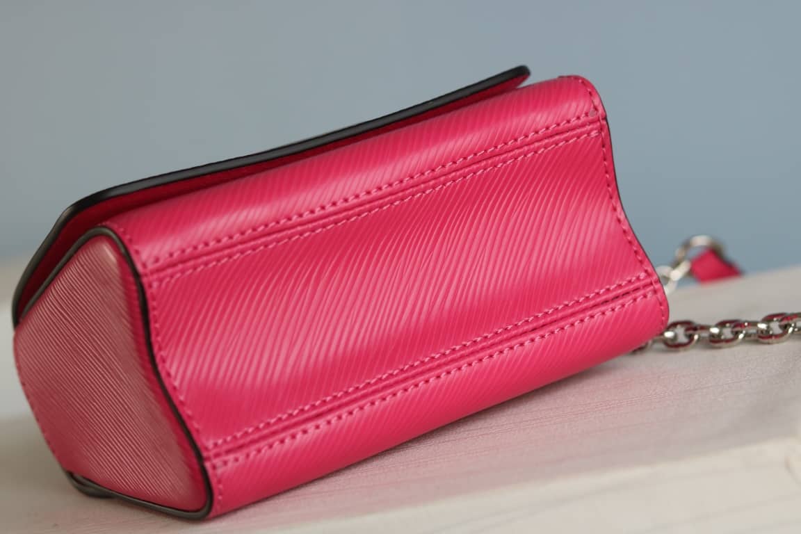 Louis Vuitton Replica Twist MM Epi Leather Bag Red