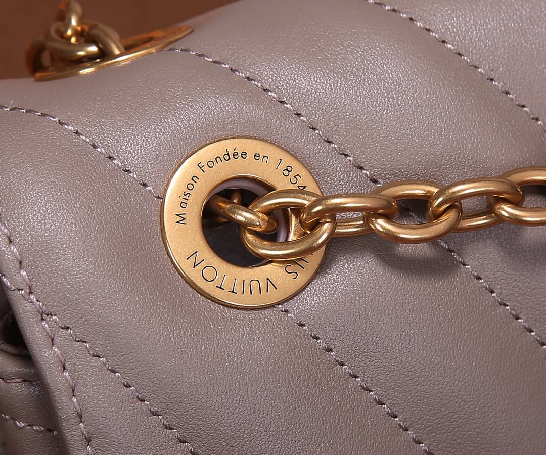 Louis Vuitton New Wave Chain Leather Replica Shoulder Bag Purple M58550