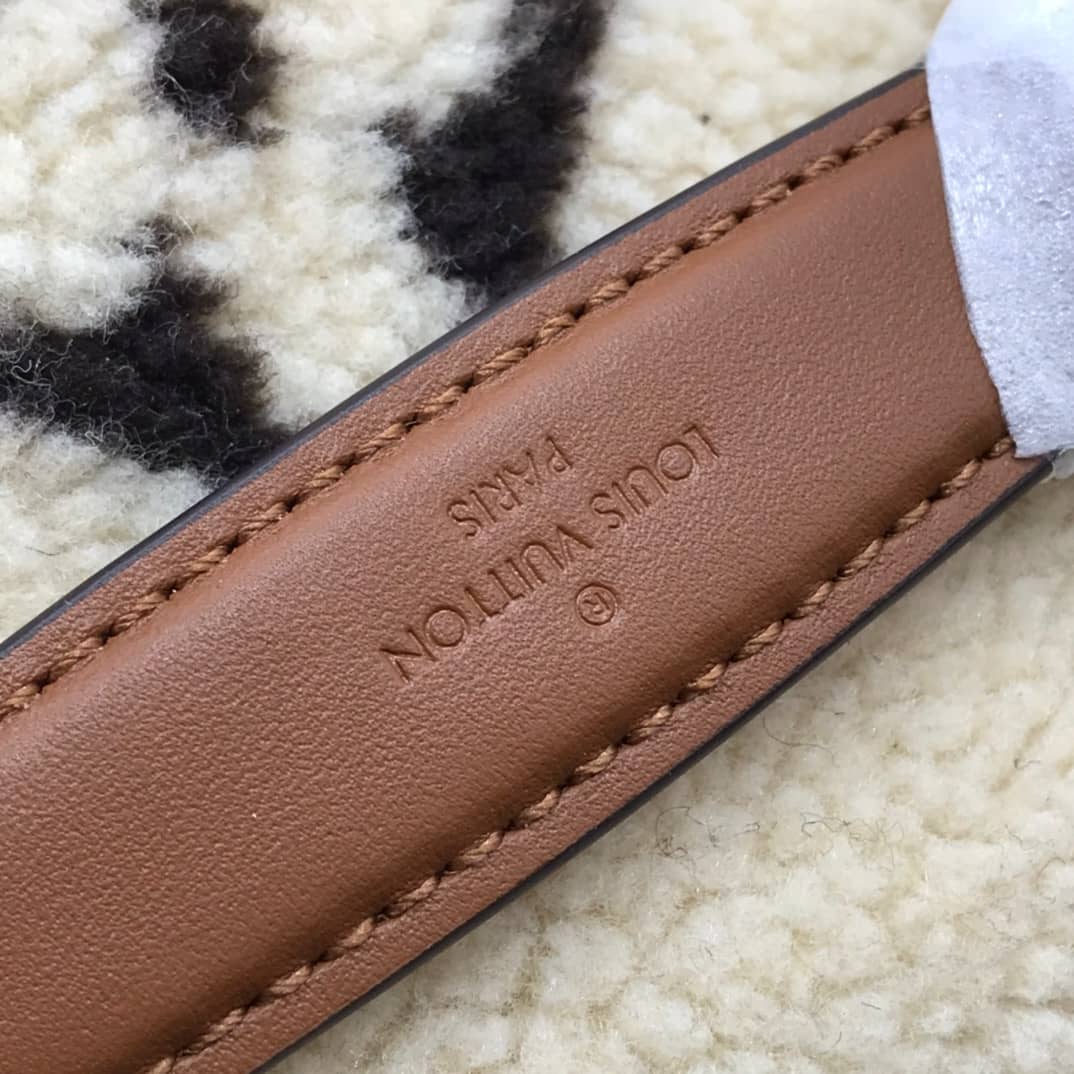 Louis Vuitton Giant Monogram Teddy MM Replica Waist Bag M55425