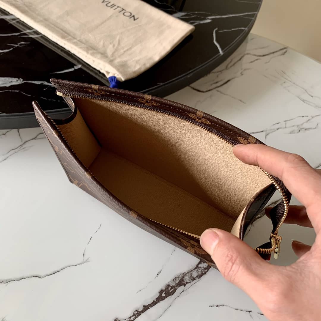 Louis Vuitton Toiletry Pouch Monogram Canvas Replica M47544