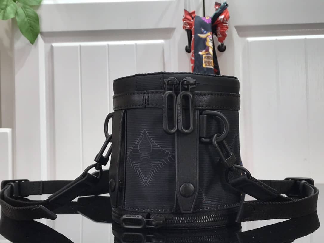 Louis Vuitton 2054 Expandable Polochon Replica Bucket Bag M45604