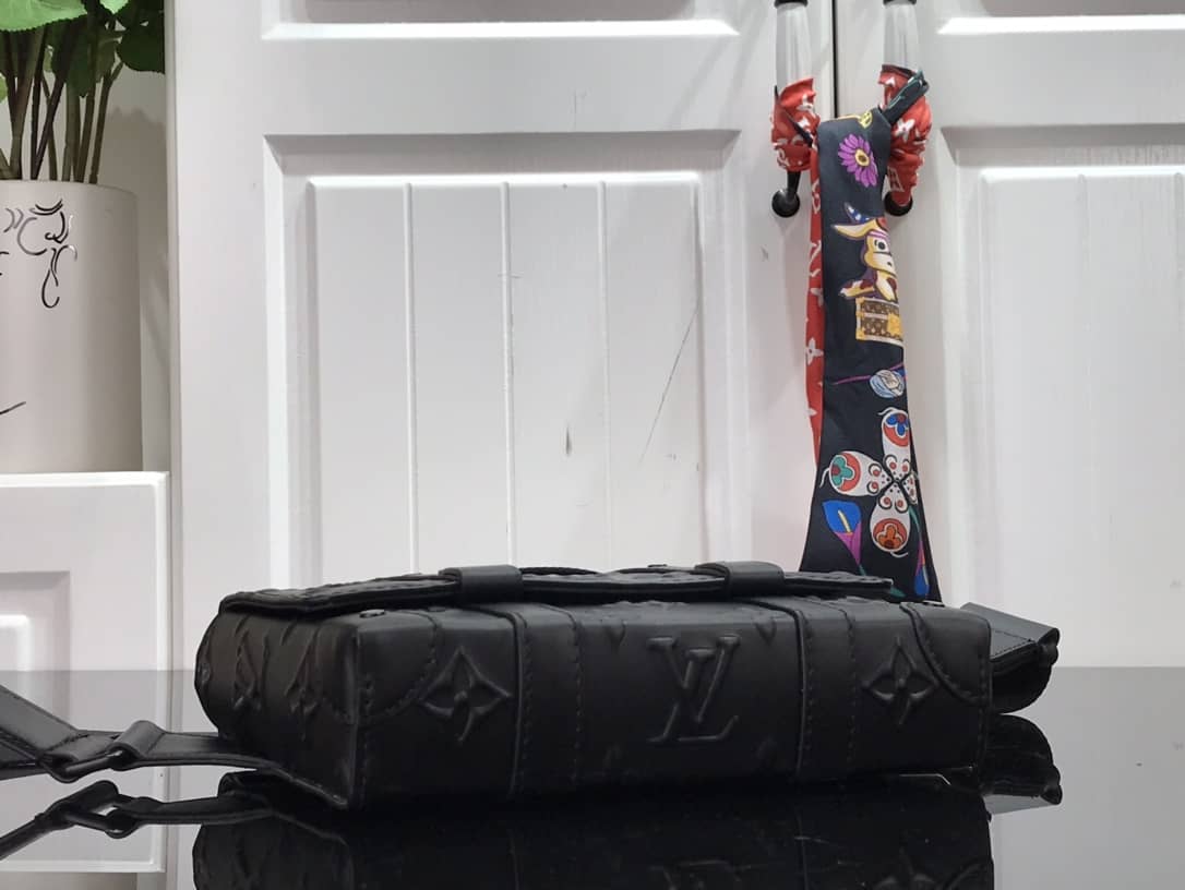 Louis Vuitton Trunk Slingbag Monogram Seal Cowhide Leather Replica M57952