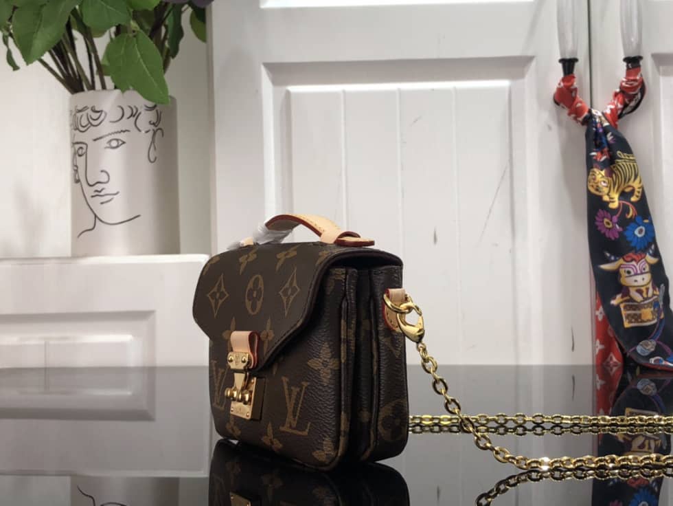 Louis Vuitton Pochette Métis Monogram Reverse M80311 Replica