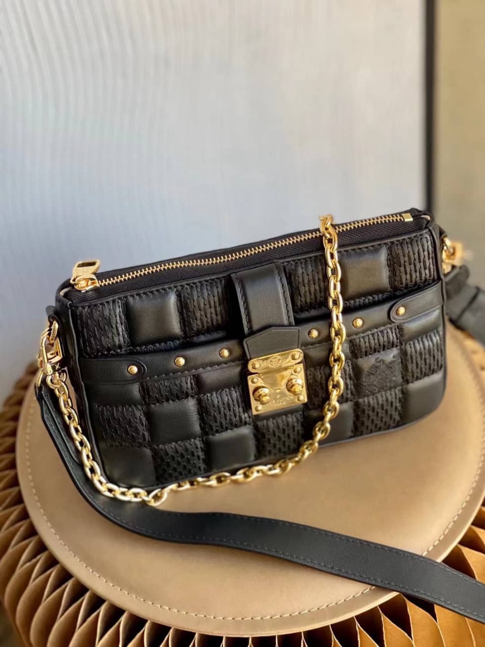 Louis Vuitton Pochette Troca Lamb Leather M59046 Replica Crossbody Bag