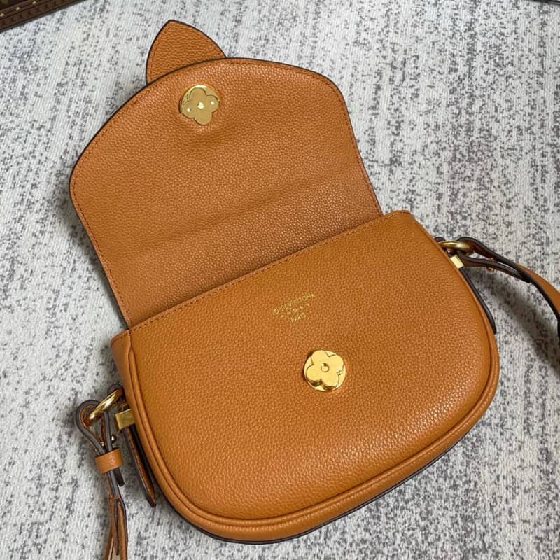 Louis Vuitton Pont 9 Soft MM Replica Handbag M58729