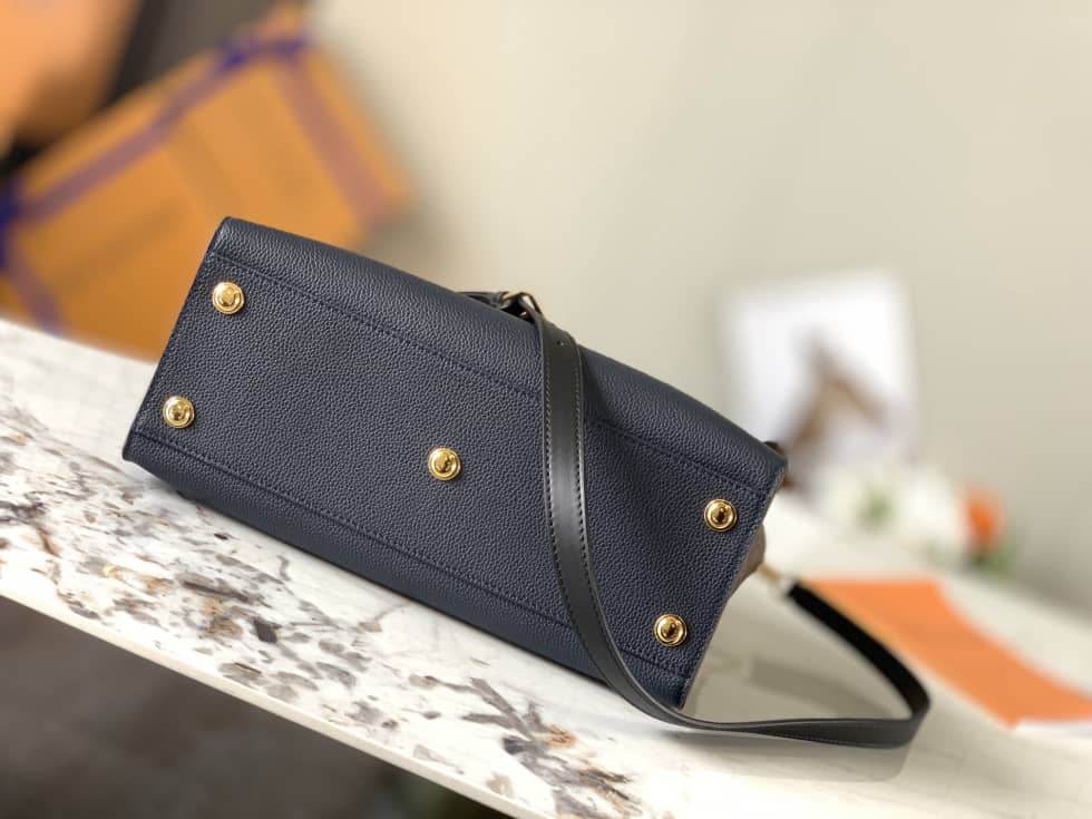 Louis Vuitton On My Side MM Noir M53823 Replica Shoulder Bag