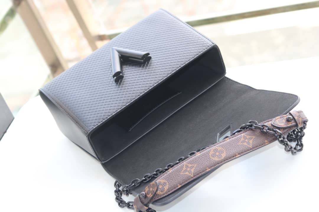 Louis Vuitton Twist Epi Handbag Replica Black M50320