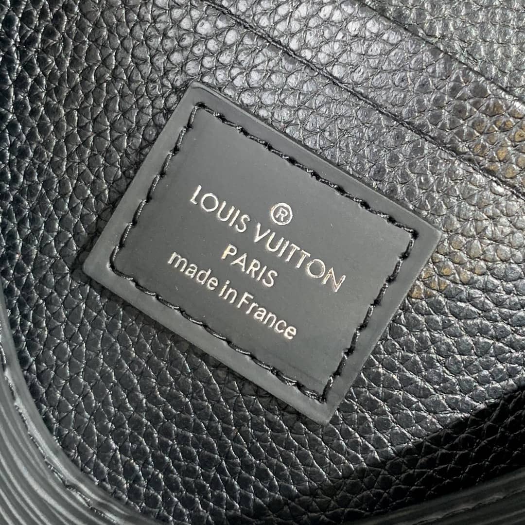 Louis Vuitton Replica Toiletry Pouch 26 Epi Leather Bag Black M41366