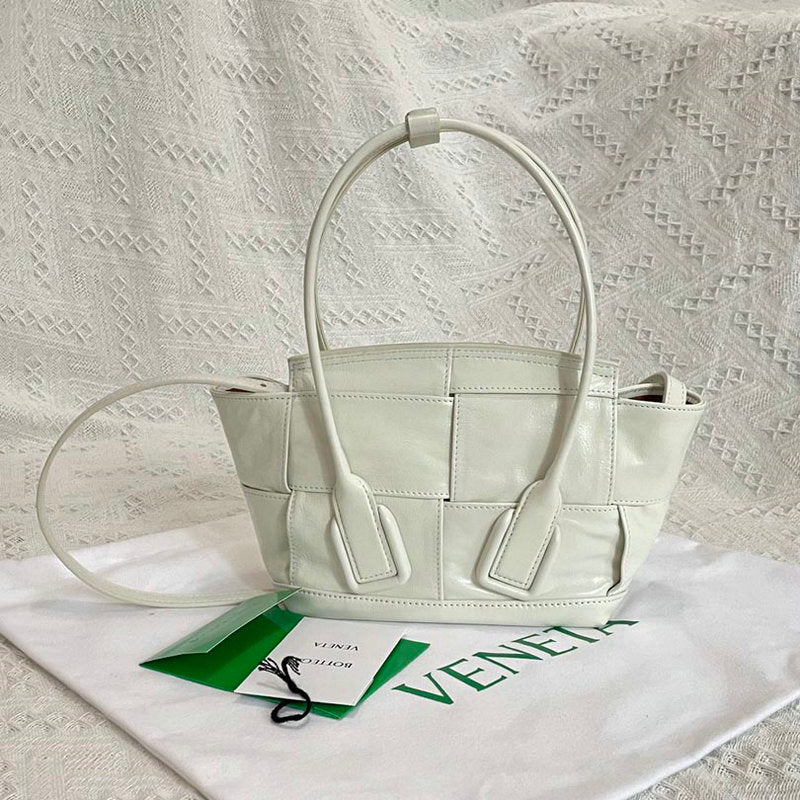 Bottega Veneta Bag Dupe 2108SF0257