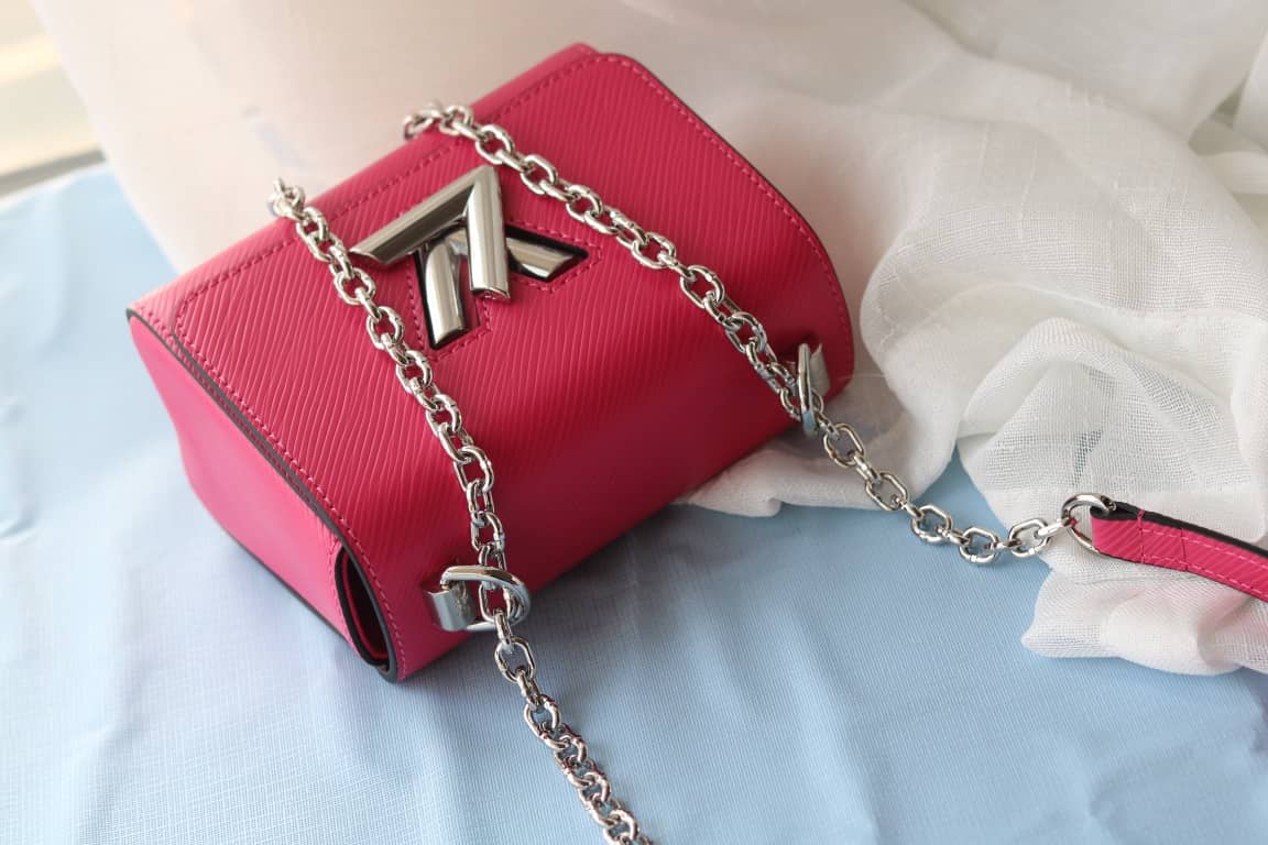 Louis Vuitton Replica Twist MM Epi Leather Bag Red