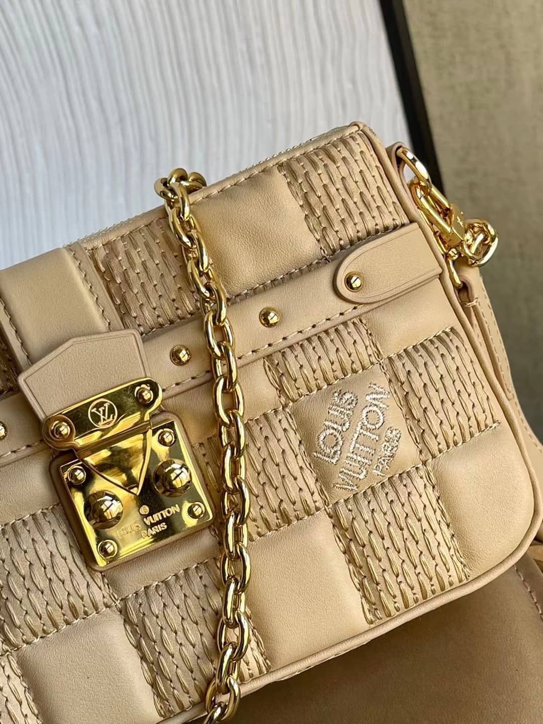 Louis Vuitton Pochette Troca Beige M59048 Replica Crossbody Bag