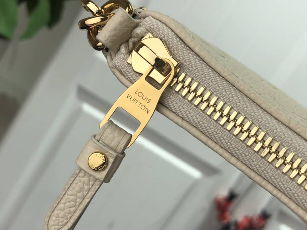 Louis Vuitton Easy Pouch On Strap Creme White Empreinte M81066 Replica