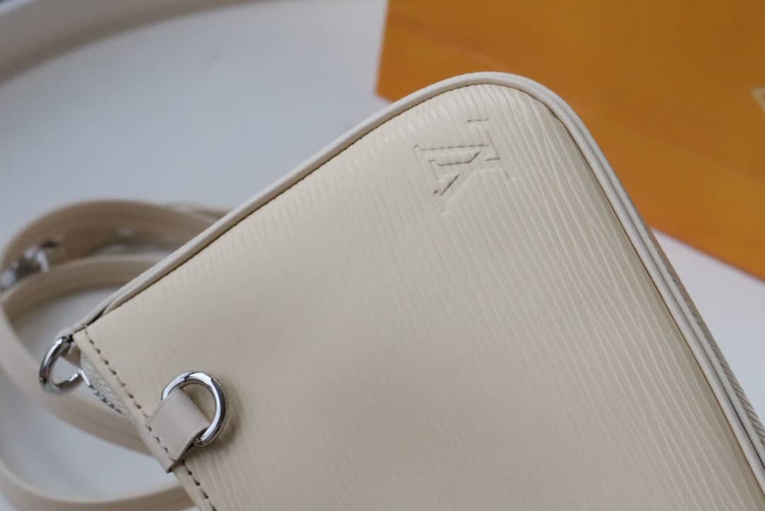 Louis Vuitton Easy pouch 2way Epi Replica Crossboy Bag White M80483