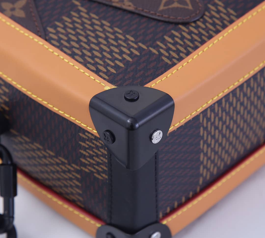 Louis Vuitton Nigo Soft Trunk Damier Monogram Replica Shoulder Bag N40381