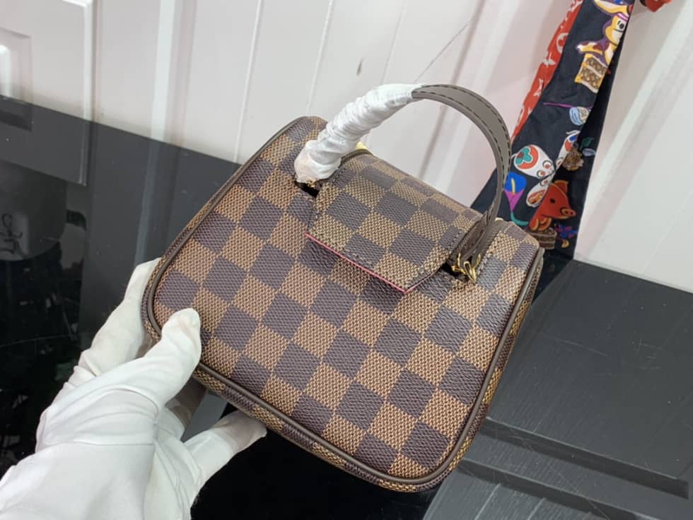 Louis Vuitton Dopp Kit Toilet Pouch Monogram Canvas M44494 Replica