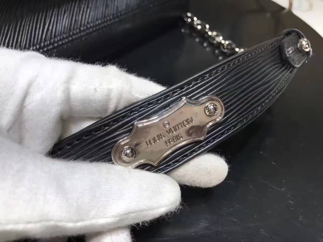 Louis Vuitton Replica Twist MM Epi Leather Bag Black