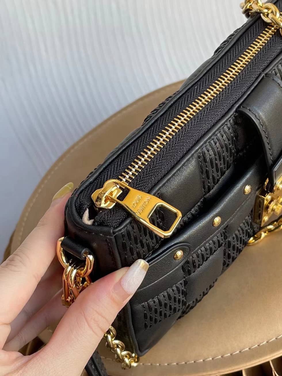 Louis Vuitton Pochette Troca Lamb Leather M59046 Replica Crossbody Bag