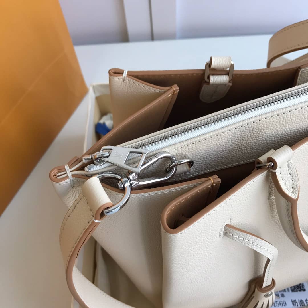 Louis Vuitton Lockmeto Leather Tote Replica White M54569