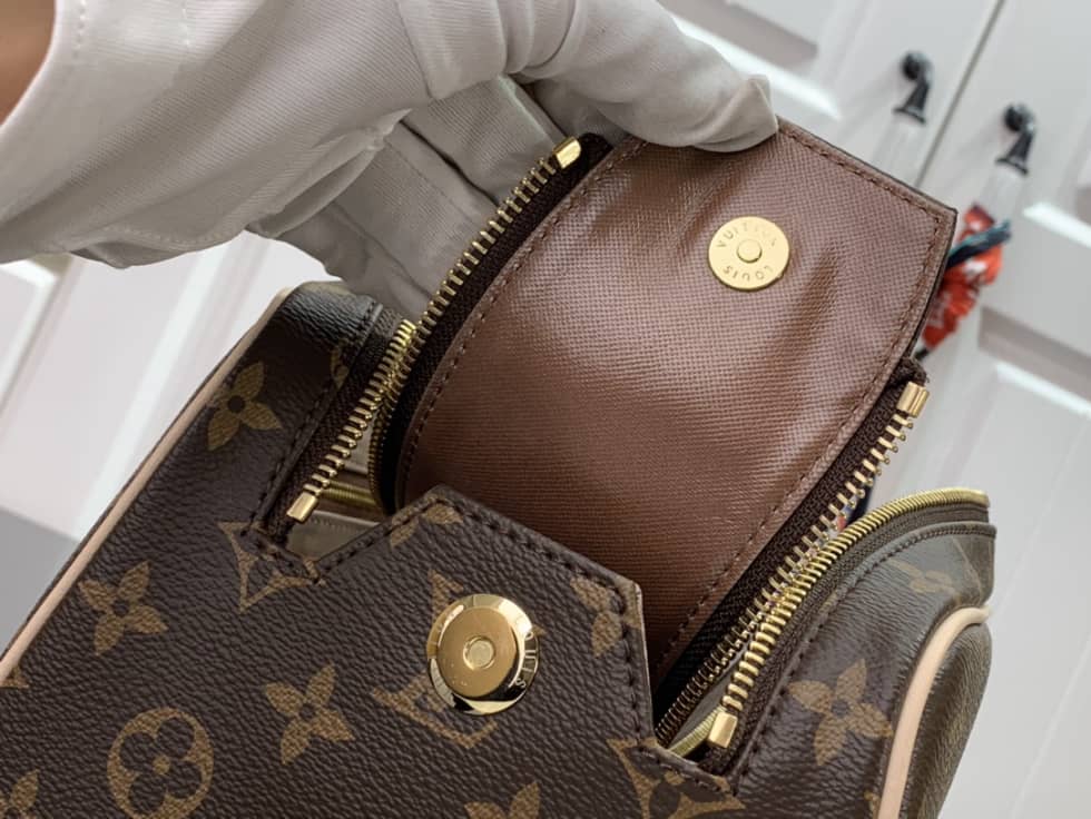 Louis Vuitton Dopp Kit Toilet Pouch Monogram Canvas M44494 Replica