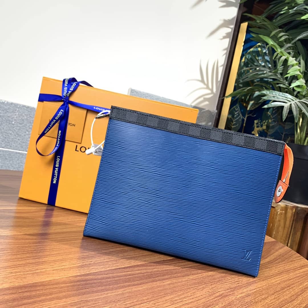 Louis Vuitton Pochette Voyage MM Replica Clutch M62912