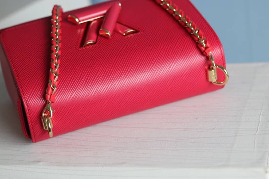 Louis Vuitton Twist MM Chain Leather Replica Bag Red M50282
