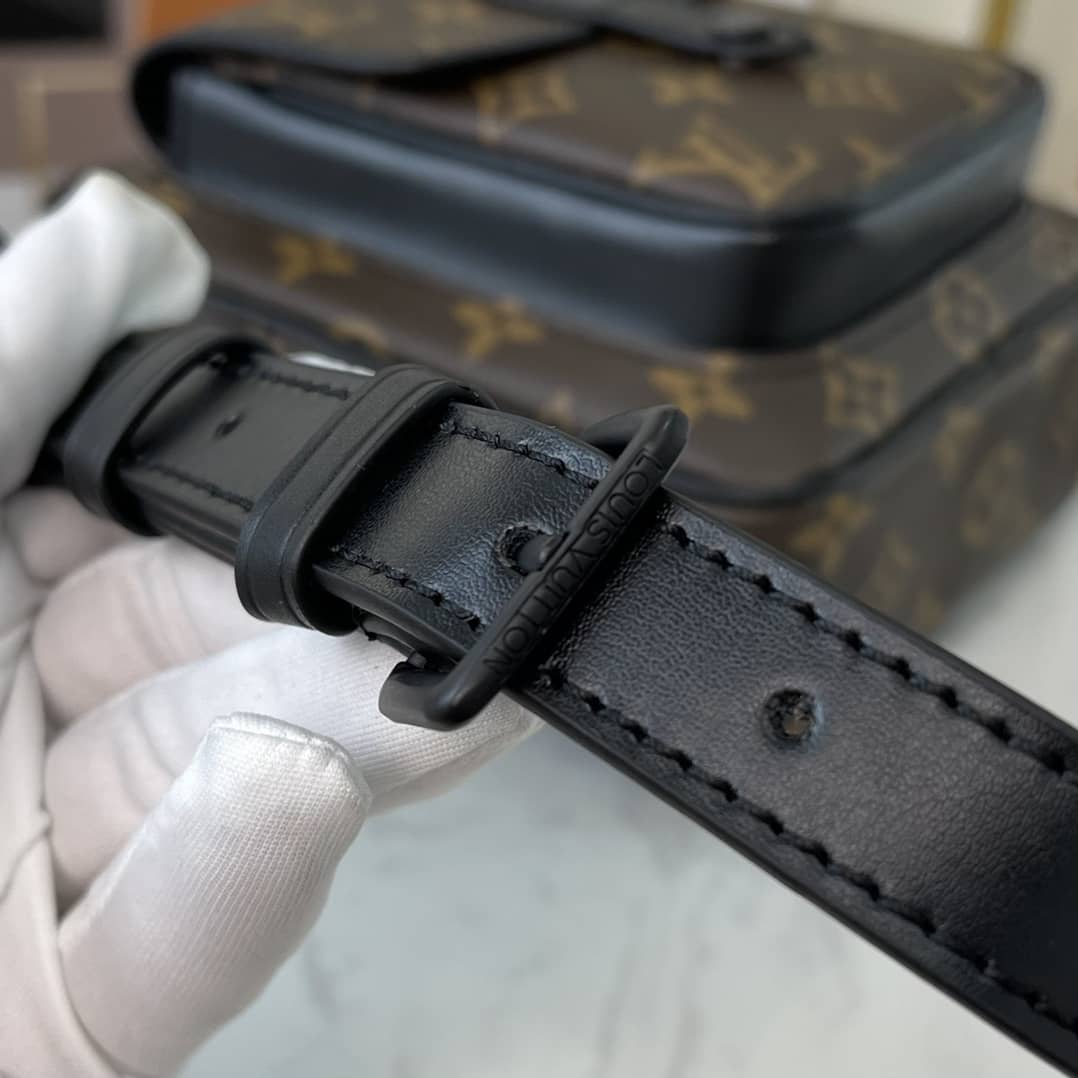 Louis Vuitton Virgil Abloh Christopher Wearable Replica Wallet M69404