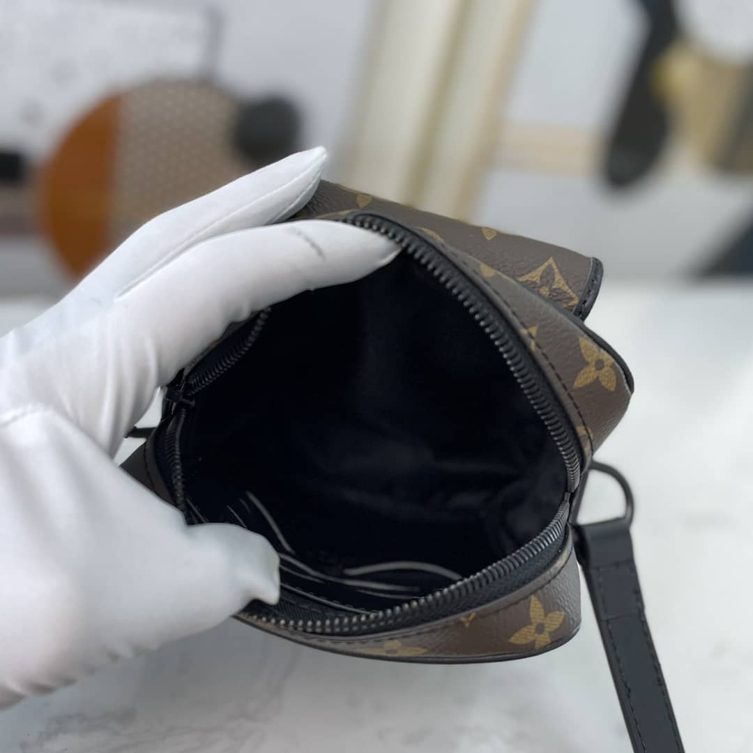 Louis Vuitton Virgil Abloh Christopher Wearable Replica Wallet M69404