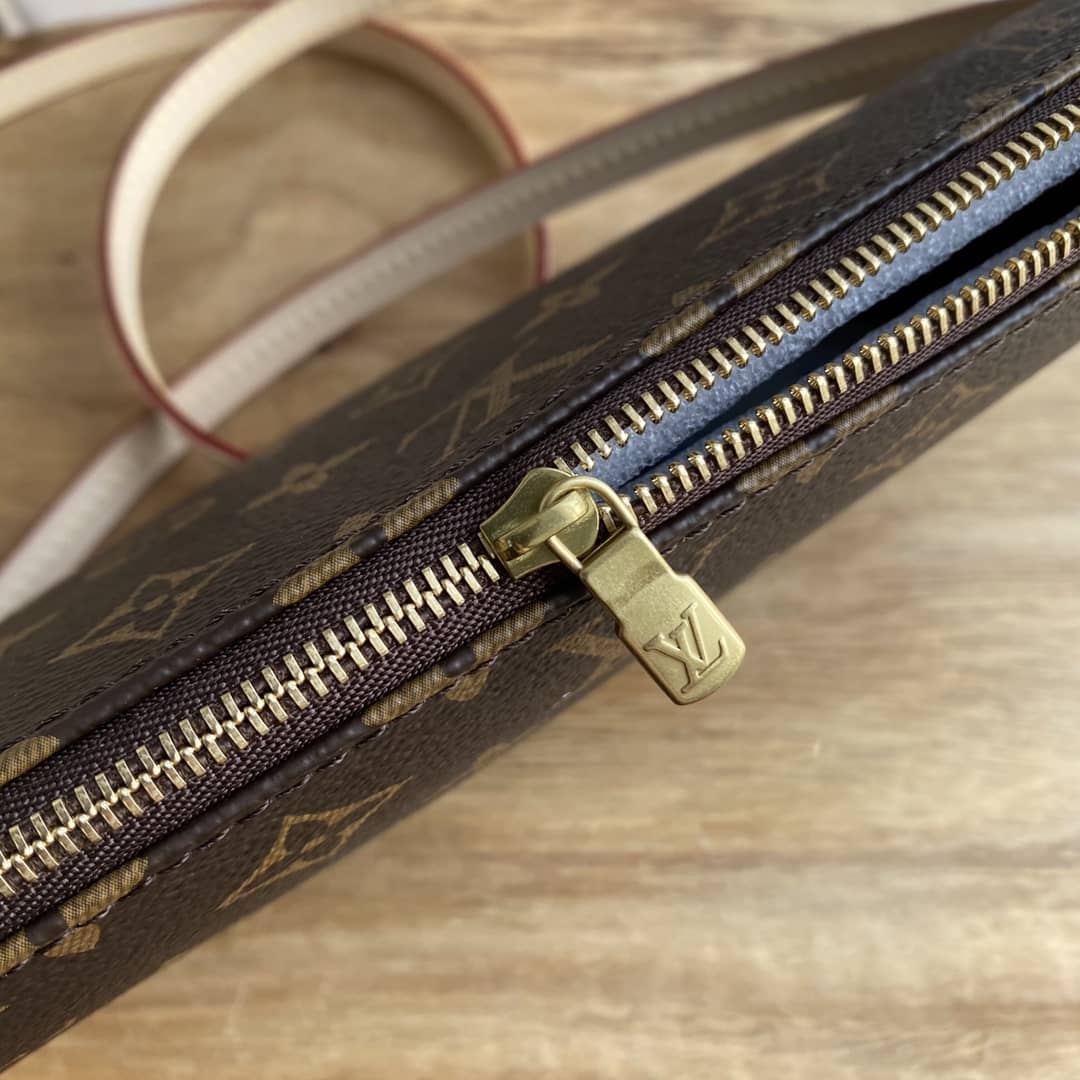 Louis Vuitton Pochette Dupe Monogram Accessoires Pouch M51980