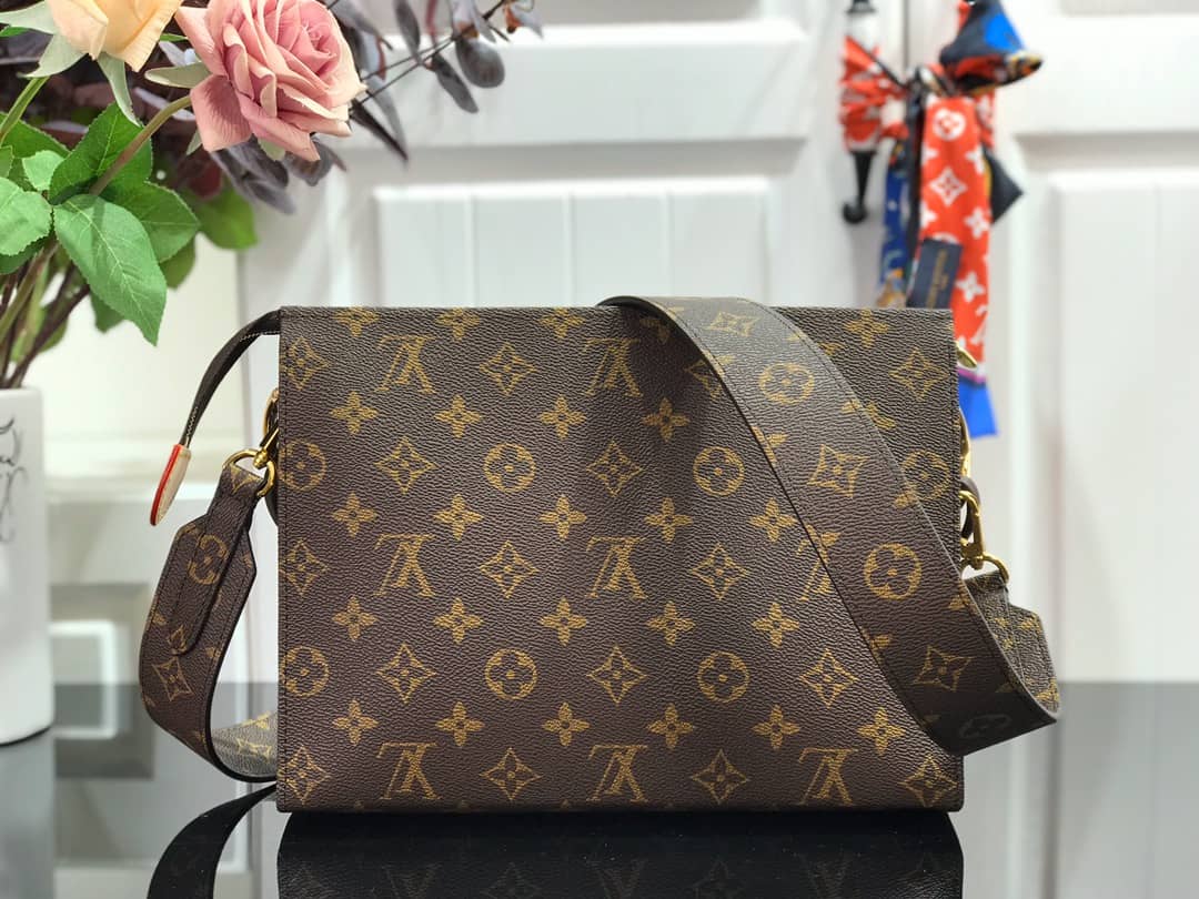 Louis Vuitton Toiletry Monogram Canvas Pouch Replica M47542