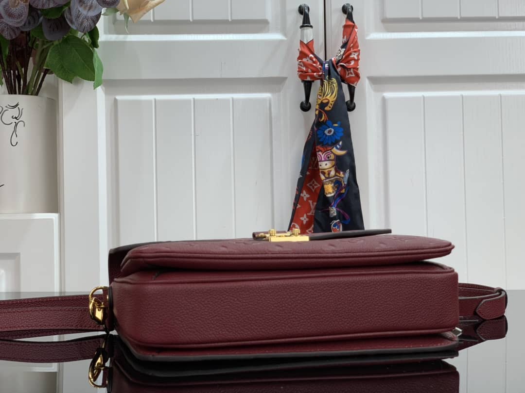 Louis Vuitton Pochette Metis Marine Leather M44071 Replica Shoulder Bag