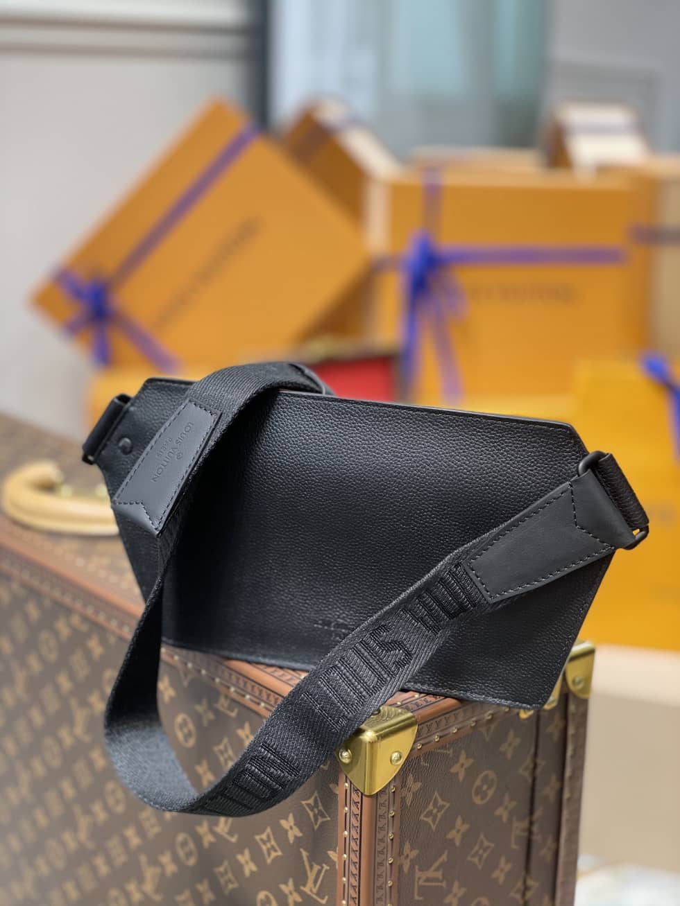 Louis Vuitton Aerogram Slingbag M57081 Replica Shoulder Bag