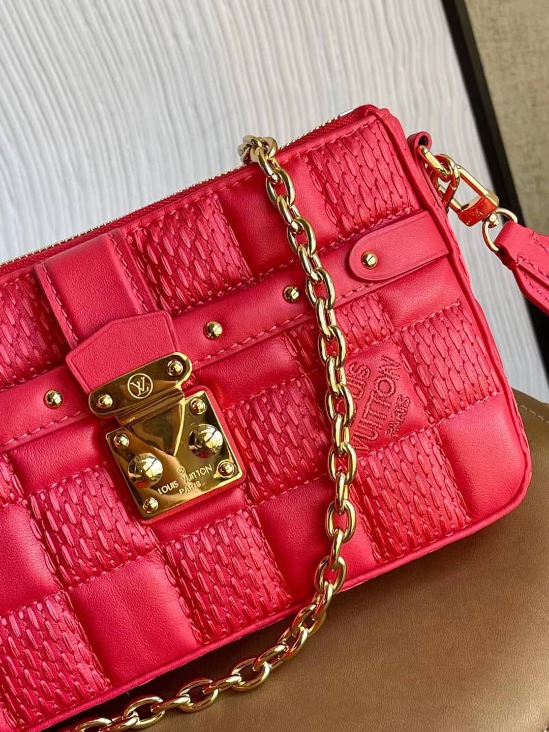Louis Vuitton Pochette Troca Red M59049 Replica Crossbody Bag