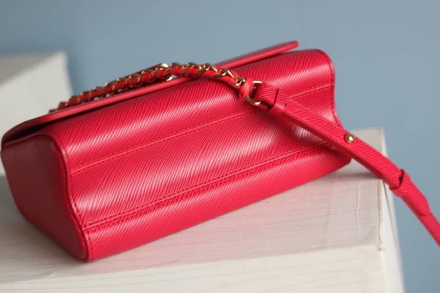 Louis Vuitton Twist MM Chain Leather Replica Bag Red M50282