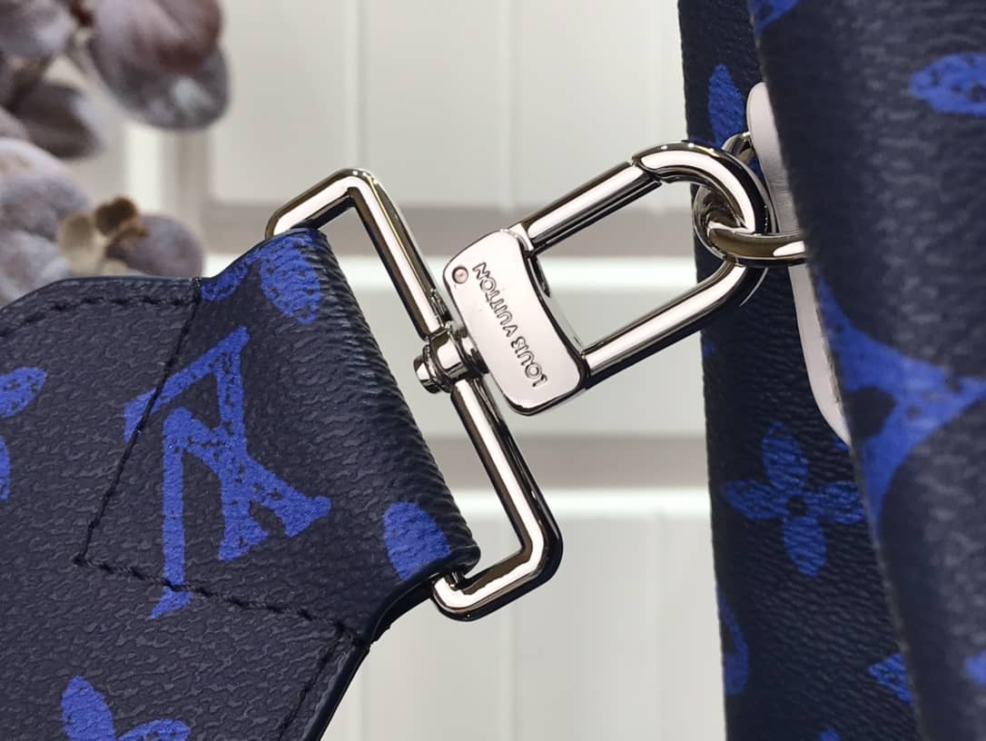 Must Have Designer Chain Tote Bag