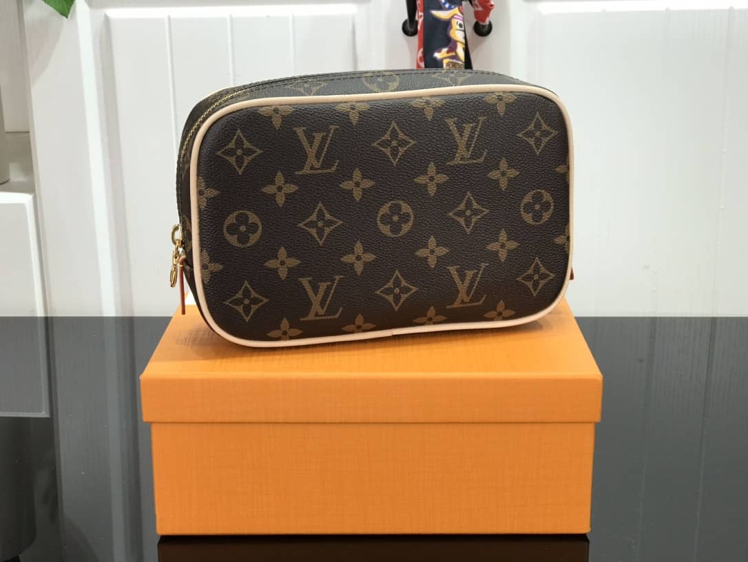 Louis Vuitton Toiletry Trousse Damier Pouch PM Replica N47522
