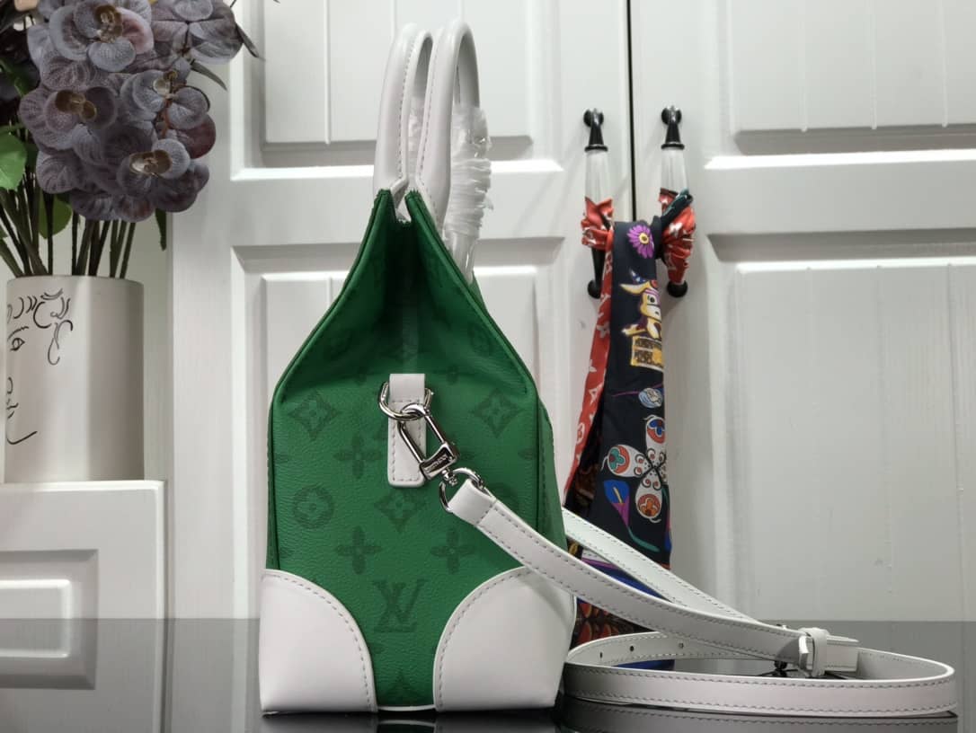 Louis Vuitton Vintage Litter Bag Monogram Canvas Everyday Signature Replica