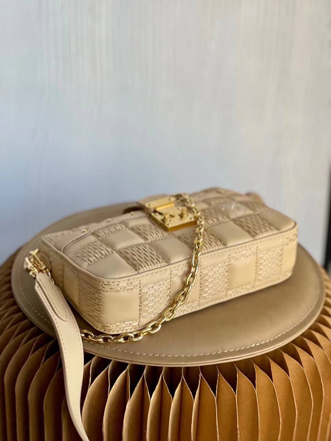 Louis Vuitton Pochette Troca Beige M59048 Replica Crossbody Bag